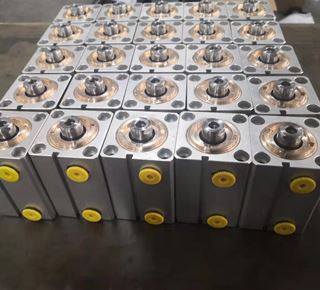 伺服感應薄型油缸